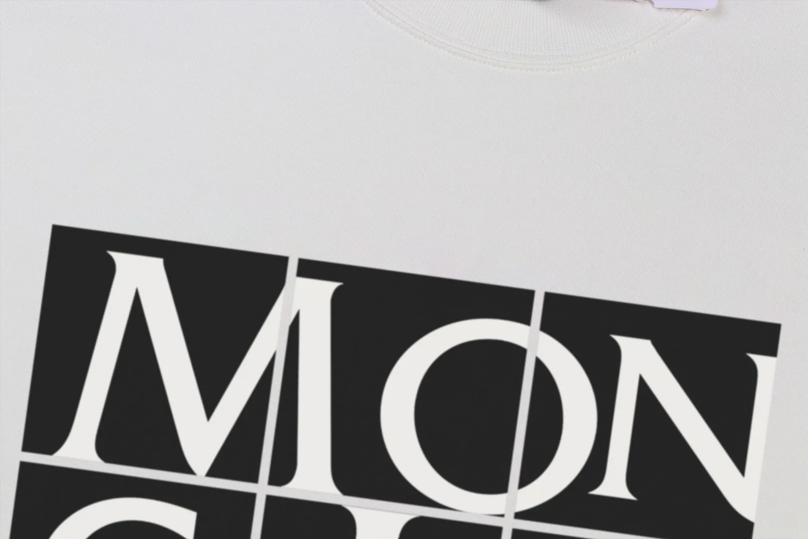 📦 📦 【 In Stock】 〖 𝐌𝐎𝐍𝐂𝐋𝐄𝐑~ 〗 440g 2025 T ， ， Premium Breathable Same Style ：Black White Size：S M L XL 2XL